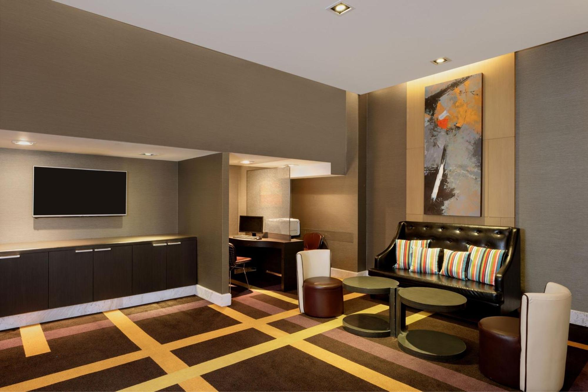 Four Points By Sheraton Bangkok, Sukhumvit 15 Экстерьер фото