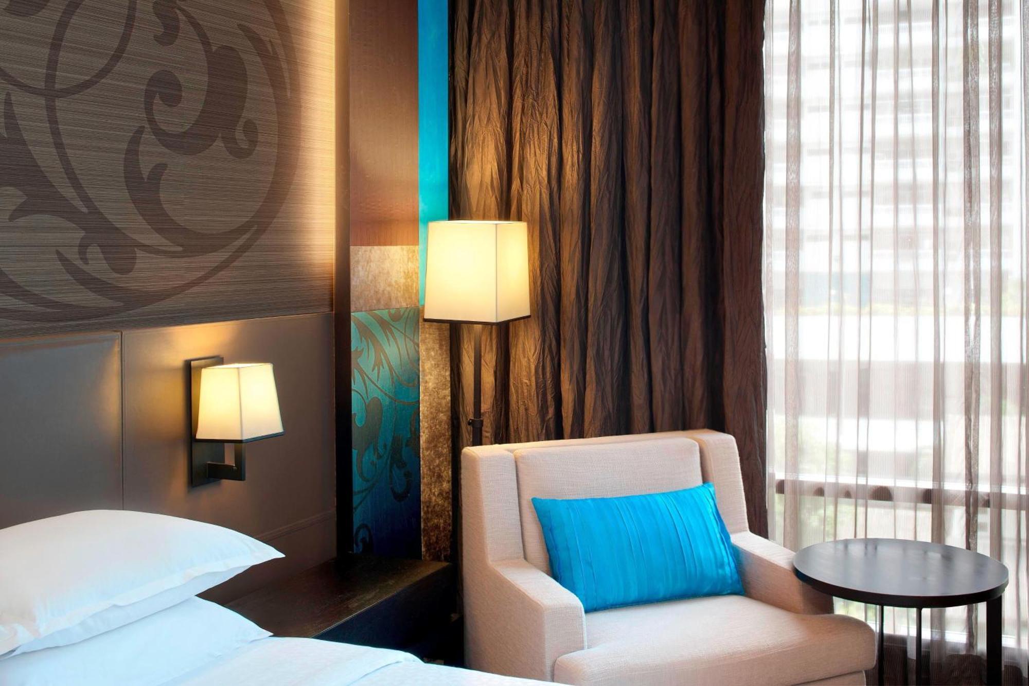 Four Points By Sheraton Bangkok, Sukhumvit 15 Экстерьер фото